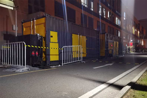 禹会柴油发电机组的输出电压是如何调节的？