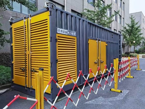 禹会如何使用转速表检查发动机的转速？